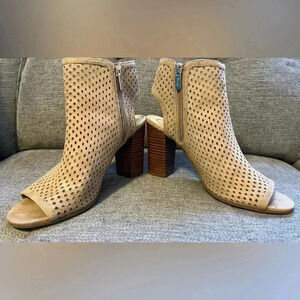 Like New! Circus by Sam Edelman Open Toe Block Heel Booties, Tan, Size 8.5